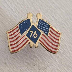 United States Bicentennial 1976 American Flag Vintage Lapel Pin